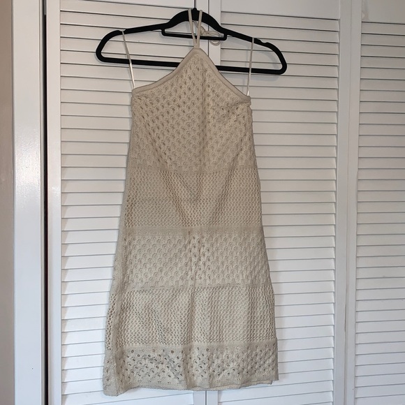 Halter dress - Picture 2 of 7